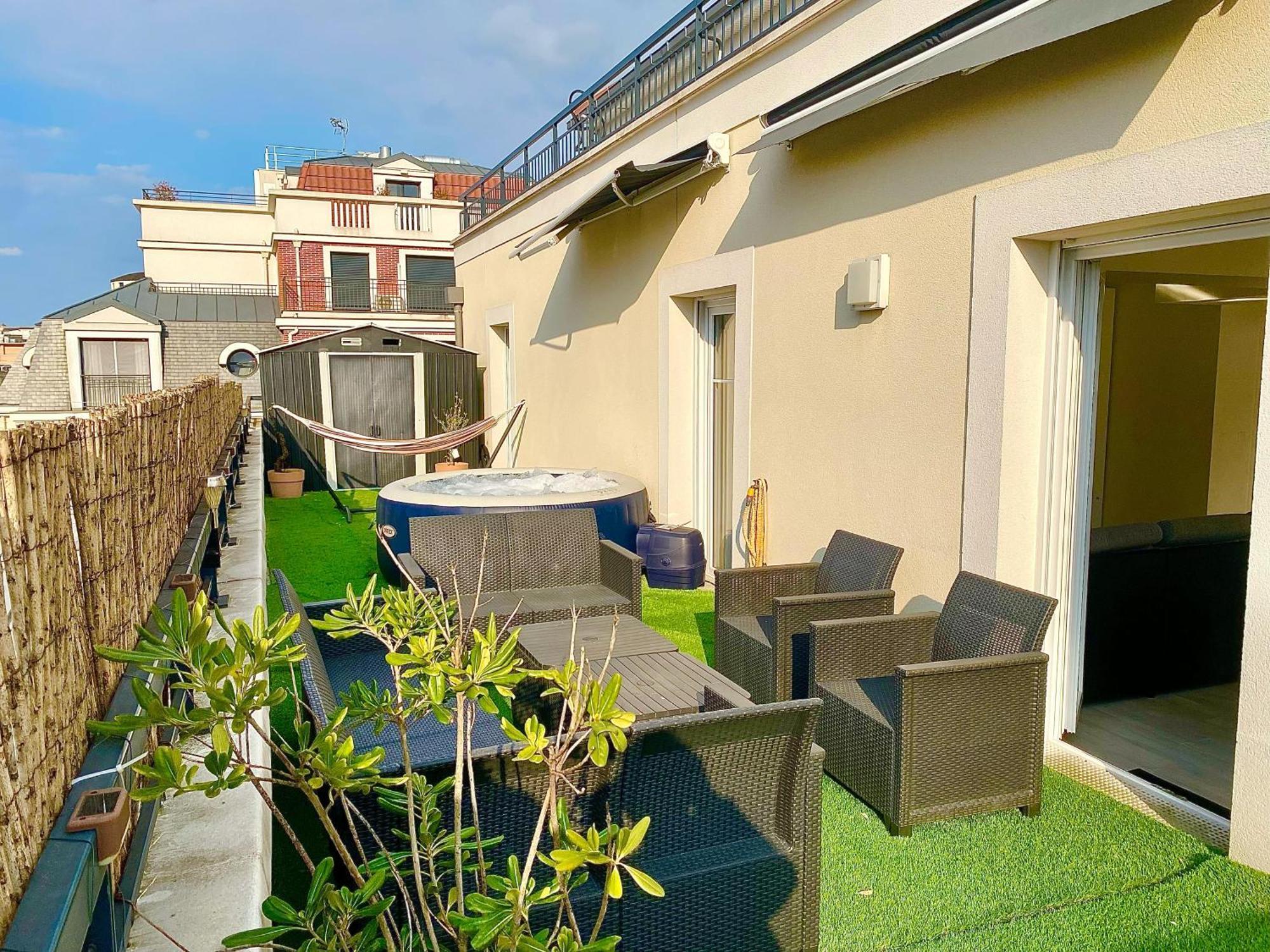 Apartamento Le Prestige Terrasse-Cocon Familial Cosy, Billard & Jacuzzi Avec Vue Sur Paris Le Blanc-Mesnil Exterior foto