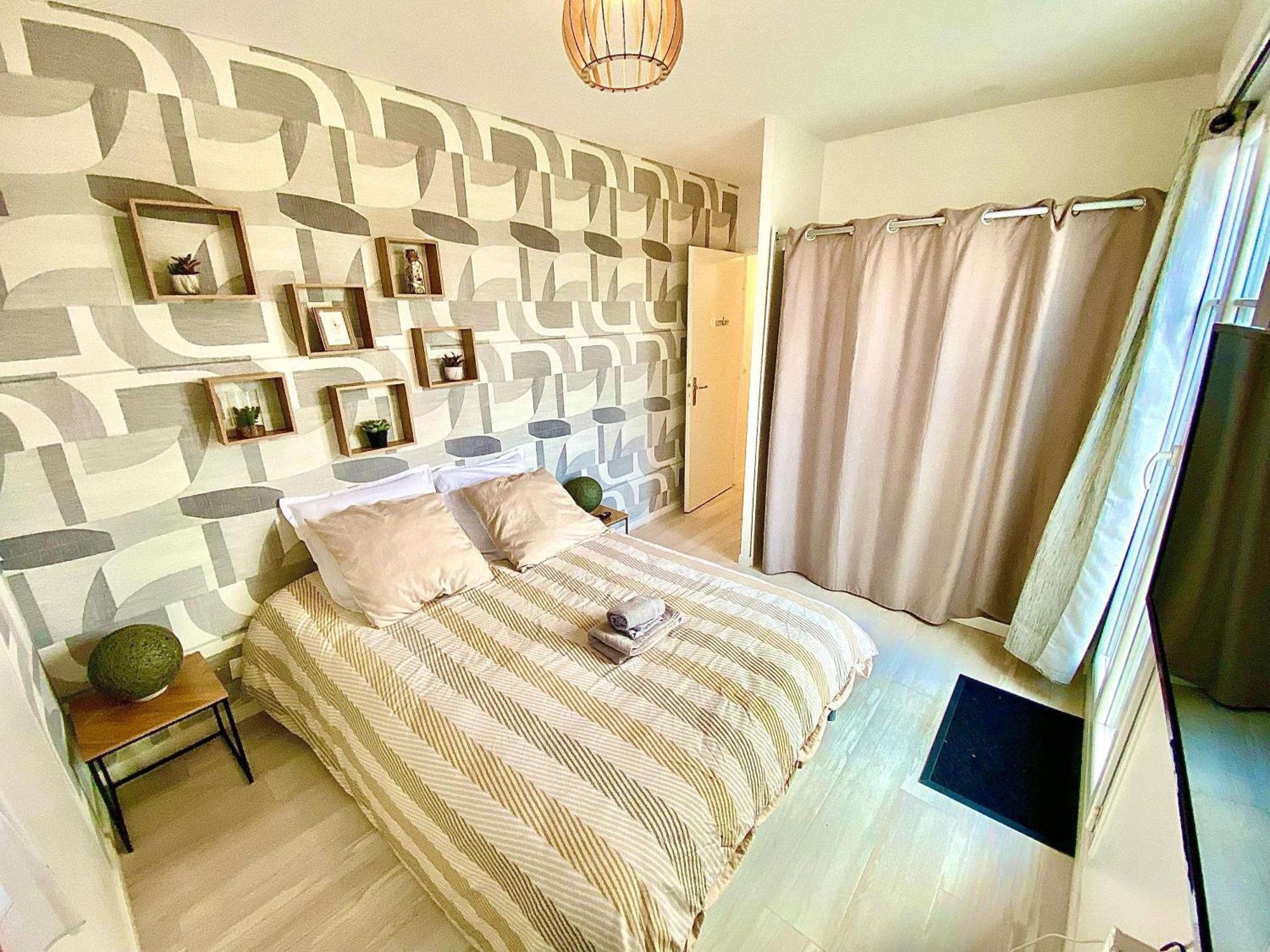 Apartamento Le Prestige Terrasse-Cocon Familial Cosy, Billard & Jacuzzi Avec Vue Sur Paris Le Blanc-Mesnil Exterior foto